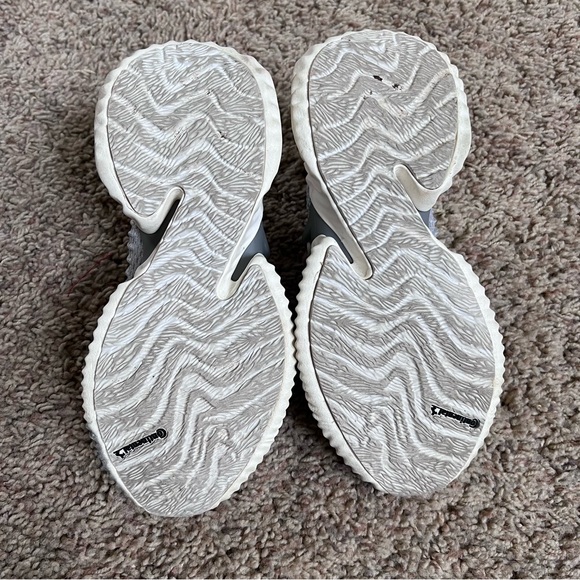 adidas AlphaBounce Instinct Gray Women’s Size 5.5 Sneakers F36732 grey/ white - Picture 8 of 9